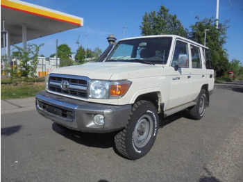 Autó TOYOTA Land Cruiser