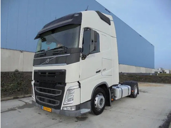 Nyergesvontató VOLVO FH 420