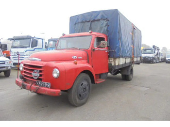 Ponyvás teherautó VOLVO