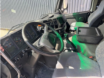 Platós teherautó Volvo FM 12.380: 5 kép.