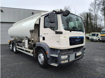 Tartályos teherautó a következők szállításához üzemanyag MAN TGM 26.340 19000L FUEL/CARBURANT - 4 COMP: 3 kép.