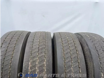 Gumiabroncs - Teherautó Continental Continental 245/70R17.5 HTR2+ 143/141 M+S 3PMSF gebruikte set: 2 kép. Gumiabroncs - Teherautó Continental Continental 245/70R17.5 HTR2+ 143/141 M+S 3PMSF gebruikte set: 2 kép.