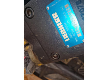 Radiátor - Építőipari gépek RADIADOR LIEBHERR R914B: 2 kép. Radiátor - Építőipari gépek RADIADOR LIEBHERR R914B: 2 kép.