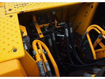 Lánctalpas kotró Koparka gąsienicowa JCB JS160LC 2011: 5 kép.