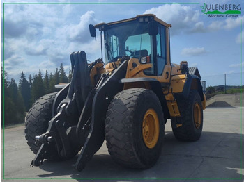 Gumikerekes homlokrakodó VOLVO L110G