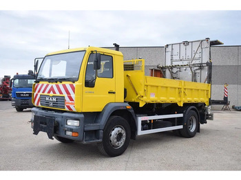 Billenőplatós teherautó MAN