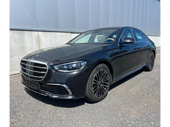 Szedán MERCEDES-BENZ