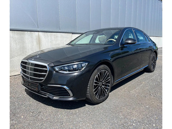 Szedán MERCEDES-BENZ