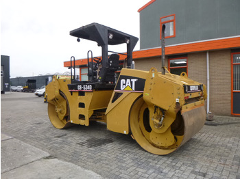 Úthenger CATERPILLAR CB-534D: 2 kép. Úthenger CATERPILLAR CB-534D: 2 kép.
