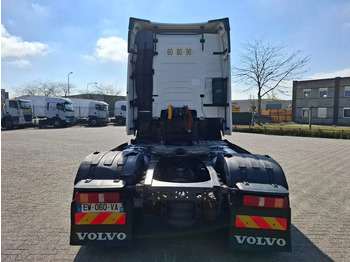 Nyergesvontató Volvo FH4-460 / VEB+ / DOUBLE TANK / FRIDGE / AUTOMATIC / EURO-6 / 2018: 4 kép.