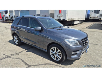 Autó MERCEDES-BENZ