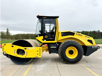 Henger BOMAG