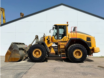 Gumikerekes homlokrakodó VOLVO L150H