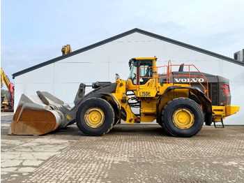 Gumikerekes homlokrakodó VOLVO L350