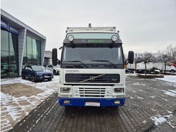 Lószállító kamion VOLVO FM 7 5 Horses / 3 People Live Cabin / 1 Owner / Serviced: 3 kép. Lószállító kamion VOLVO FM 7 5 Horses / 3 People Live Cabin / 1 Owner / Serviced: 3 kép.