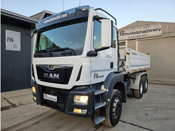 Billenőplatós teherautó MAN TGS 26.460