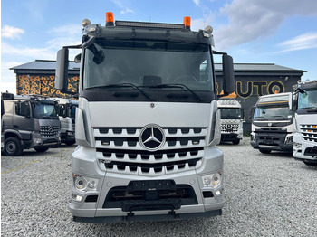 Billenőplatós teherautó Mercedes-Benz Arocs 3253 | TULOSSA: 2 kép.