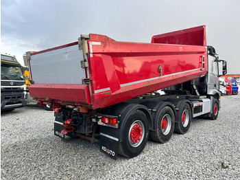 Billenőplatós teherautó Mercedes-Benz Arocs 3253 | TULOSSA: 4 kép.