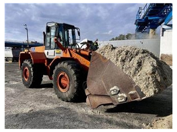 Gumikerekes homlokrakodó FIAT-HITACHI