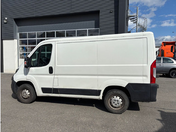 Kis furgon Peugeot Boxer: 5 kép. Kis furgon Peugeot Boxer: 5 kép.