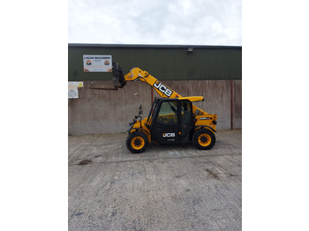 Teleszkópos rakodó 2021 JCB 525-60: 3 kép.