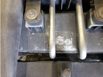 Radiátor Deutz Agrotron M620, M610, Ttv  Engine Water Cooling Radiator 0.015.4317.4/20: 3 kép. Radiátor Deutz Agrotron M620, M610, Ttv  Engine Water Cooling Radiator 0.015.4317.4/20: 3 kép.