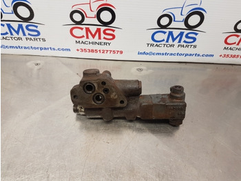Fék alkatrészek Ford New Holland 7840, Ts110, Ts115, 40 Trailer Brake Valve Distributor 81874969: 4 kép.