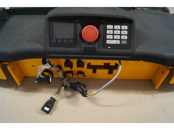 Fülke és belső tér - Anyagmozgató gép Jungheinrich 51343941 | Battery cover complete with cover 51302942 , display KD: 2 kép. Fülke és belső tér - Anyagmozgató gép Jungheinrich 51343941 | Battery cover complete with cover 51302942 , display KD: 2 kép.