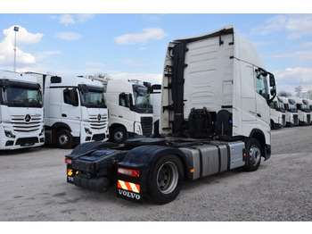 Nyergesvontató Volvo FH 500 Globetrotter XL Varios: 4 kép.