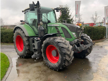 Traktor FENDT 724 Vario