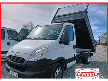 Billenőplatós kisteherautó IVECO Daily 35C15