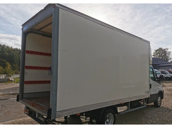 Dobozos kisteherautó Iveco 3.0-150KM Daily 35C15 Kontener długi rama 35-150 kiper Klimatyzacja długi rozstaw: 5 kép. Dobozos kisteherautó Iveco 3.0-150KM Daily 35C15 Kontener długi rama 35-150 kiper Klimatyzacja długi rozstaw: 5 kép.