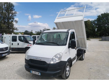 Billenőplatós kisteherautó IVECO Daily 35c11