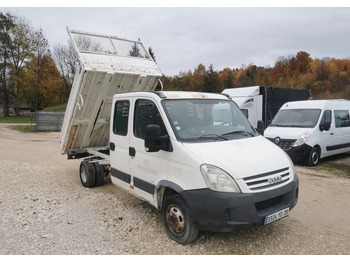 Billenőplatós kisteherautó IVECO Daily 35C15