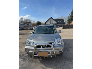 Terepjáró/ SUV NISSAN