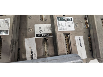 Alkatrész SCANIA SCANIA, T, P, G, R, L, S control unit MUX2 - B, Node MUX2-B 1761010 Electronic Control Unit Ecu Scania F K N-Series Coach Trucks 212211, 116904, 1364.21020101, 1364.21020501, 394077, 197732, 085164, 2: 5 kép.