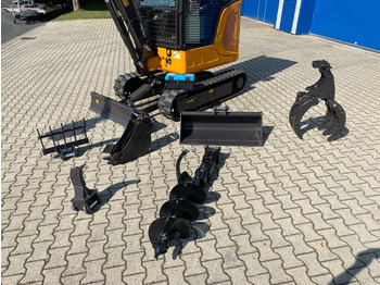 Minikotró Minibagger BK2800ASR inkl. Zubehörpaket *INKL.19% MWST*BERGER KRAUS*KUBOTA*SCHWENKARM* VERSTELLFAHRWERK*KLIMA*: 3 kép.