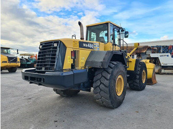 Gumikerekes homlokrakodó Komatsu WA480-5: 4 kép.