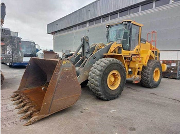 Gumikerekes homlokrakodó VOLVO L150H