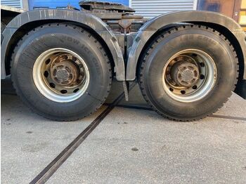 Nyergesvontató Volvo FH 16.750 8x4/4: 4 kép.