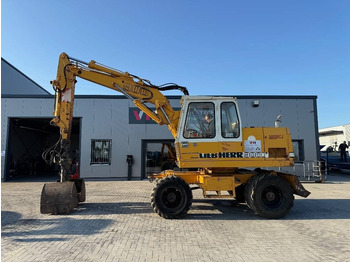 Gumikerekes kotró LIEBHERR A 900
