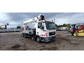 Emelőkosaras teherautó RUTHMANN