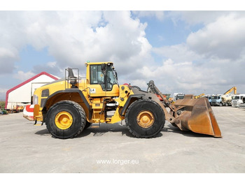 Gumikerekes homlokrakodó Volvo L 220 H: 2 kép.