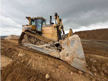 Buldózer CATERPILLAR D8R