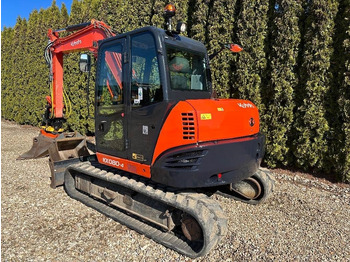 Minikotró Kubota KX 080-4: 4 kép.
