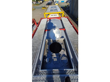 Tartályos félpótkocsi 24.000 Liter  V4A  Vollrahmen  2 xLaufsteg: 4 kép.