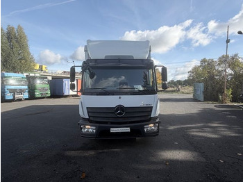 Ponyvás teherautó MERCEDES-BENZ Atego 821