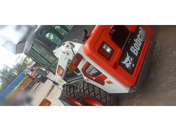 Mini homlokrakodó BOBCAT S450