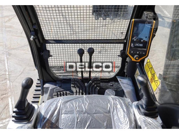 Új Lánctalpas kotró JCB 225 LC: 3 kép.
