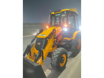 Új Kotrórakodó JCB 3DX PLUS: 5 kép.